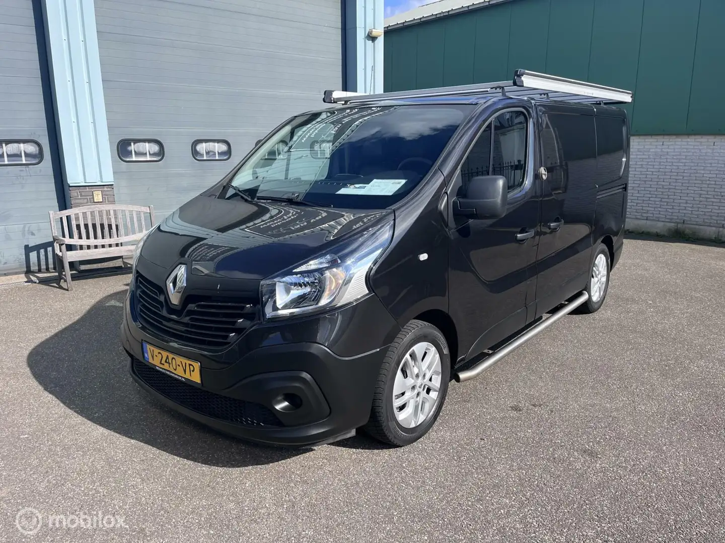 Renault Trafic 1.6 dCi EURO 6 Airco 2 x schuifdeur Imperiaal Trek Zwart - 2