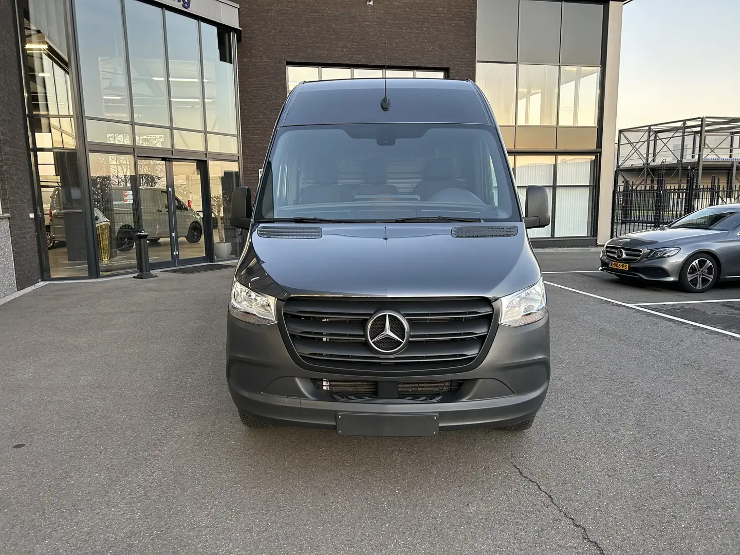 Mercedes-Benz Sprinter 317 CDI L3 H2 MBUX / Carplay navigatie / Camera / Gris - 2