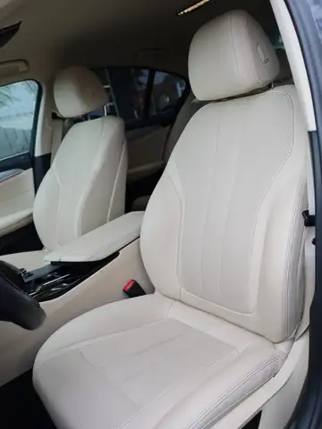 BMW 5 Series view 15