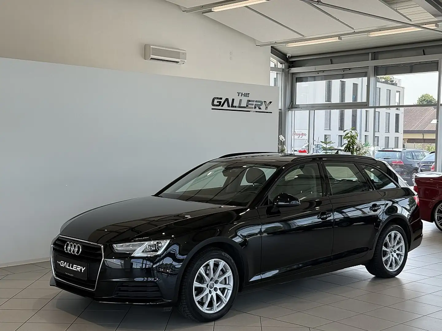 Audi A4 Avant 2,0 TDI*Klimaautomatik*DSP*Keyless*Xenon Zwart - 2
