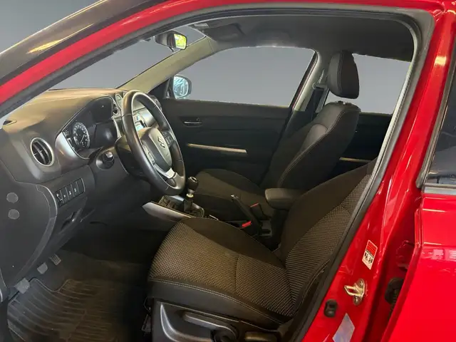 Suzuki Vitara view 10
