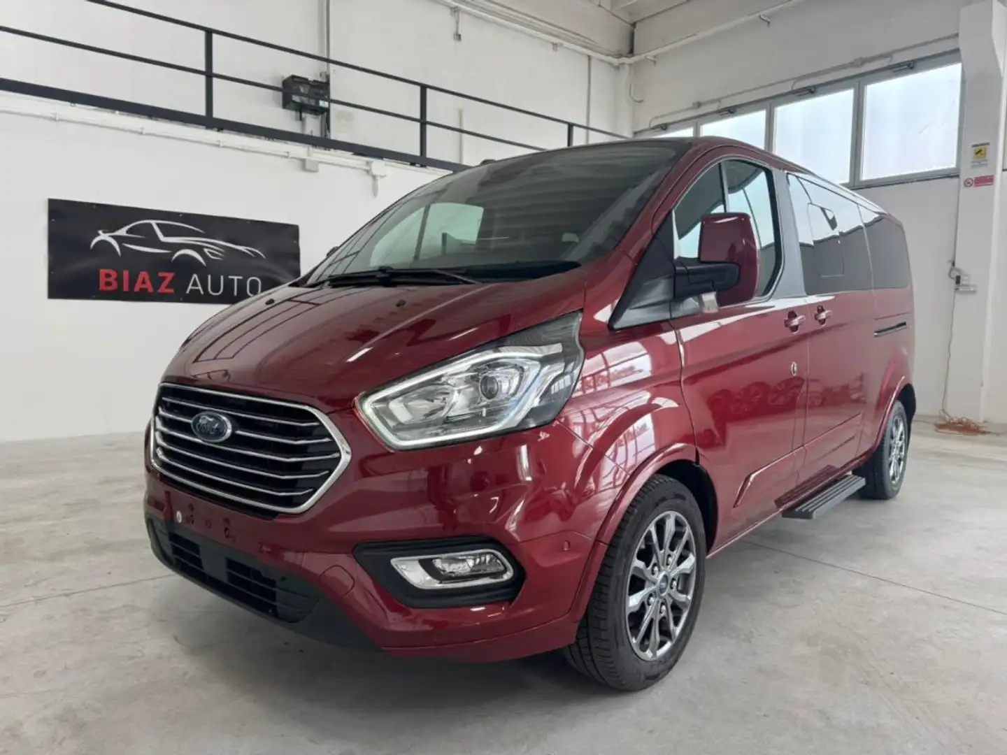 Ford Tourneo Custom 320 2.0 5p. EcoBlue 130CV Titanium 9 POSTI Rosso - 1