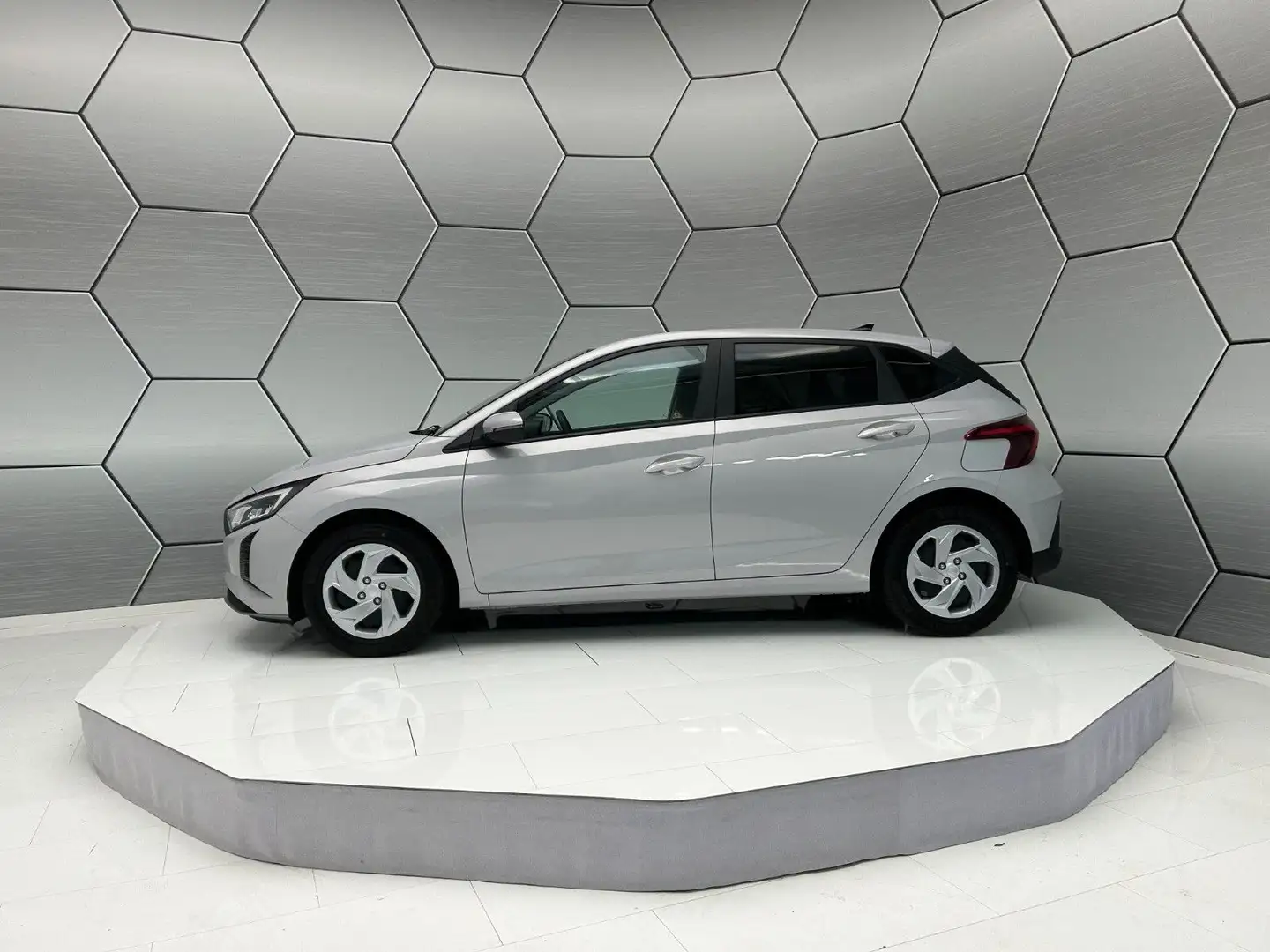 Hyundai i20 1.2 MPI GO Klima Kamera LED-Scheinwerfer SHZ Silber - 2