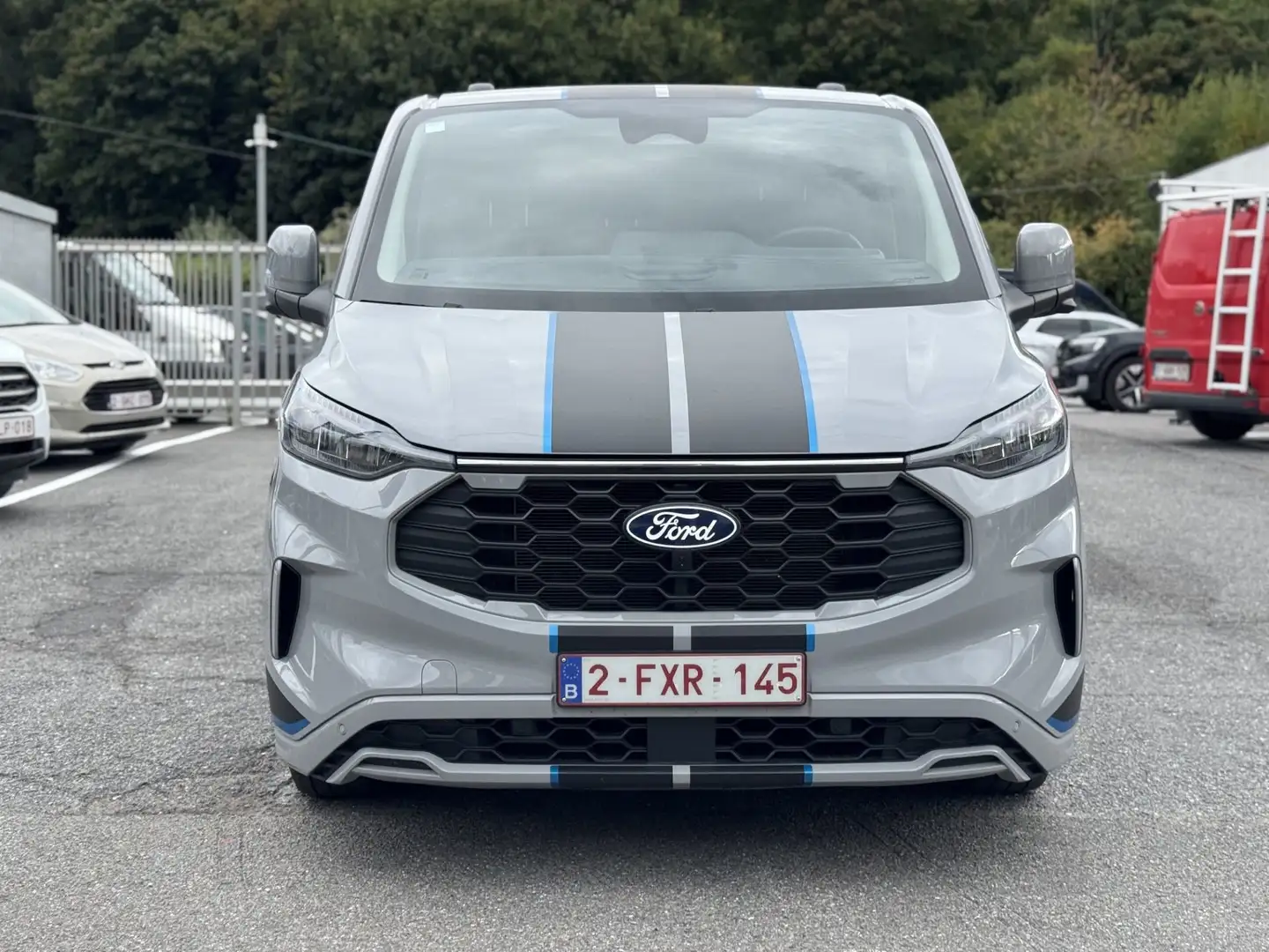 Ford Transit Custom 300L Sport AUTO Gris - 2