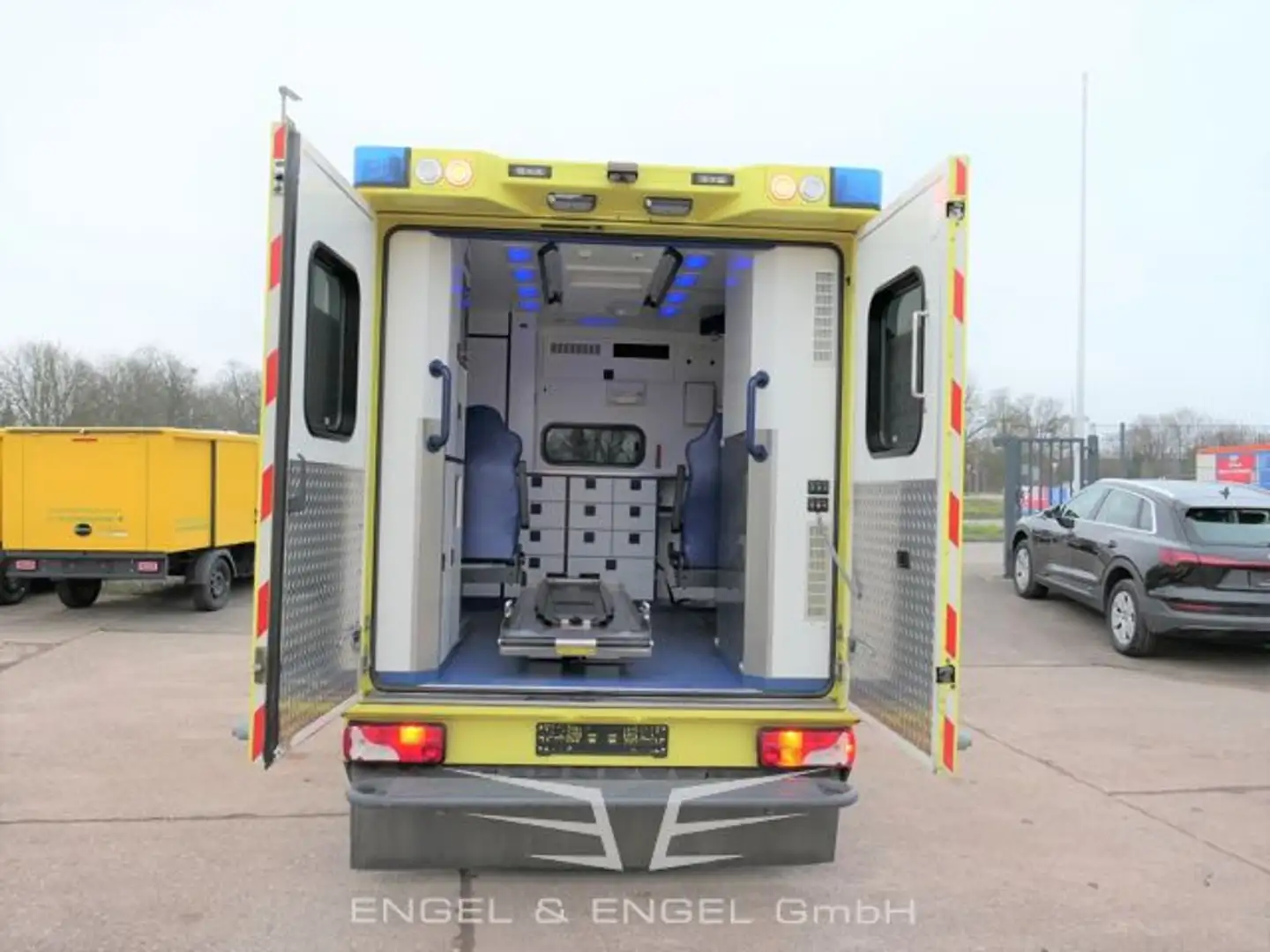 Mercedes-Benz Sprinter II 516 CDI KLIMA KRANKENWAGEN Gelb - 2