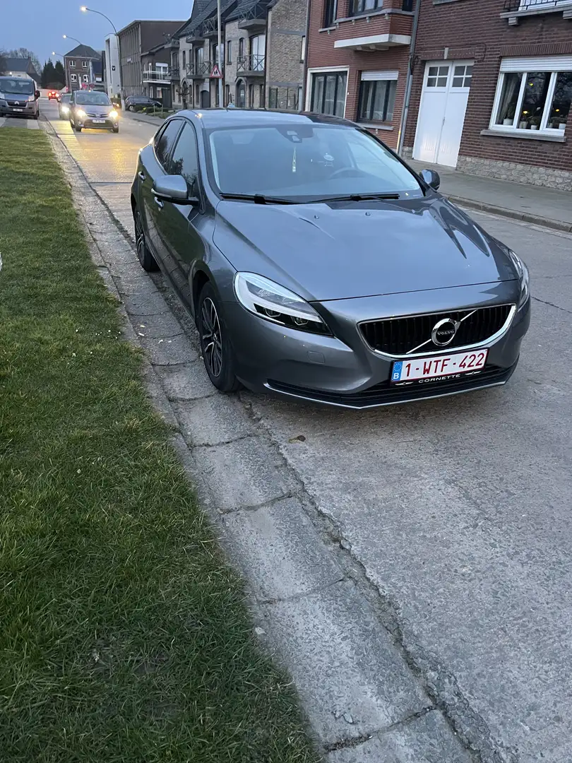 Volvo V40 T2 Momentum - 2