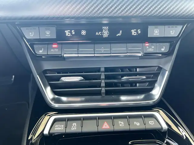 Audi e-tron GT view 23