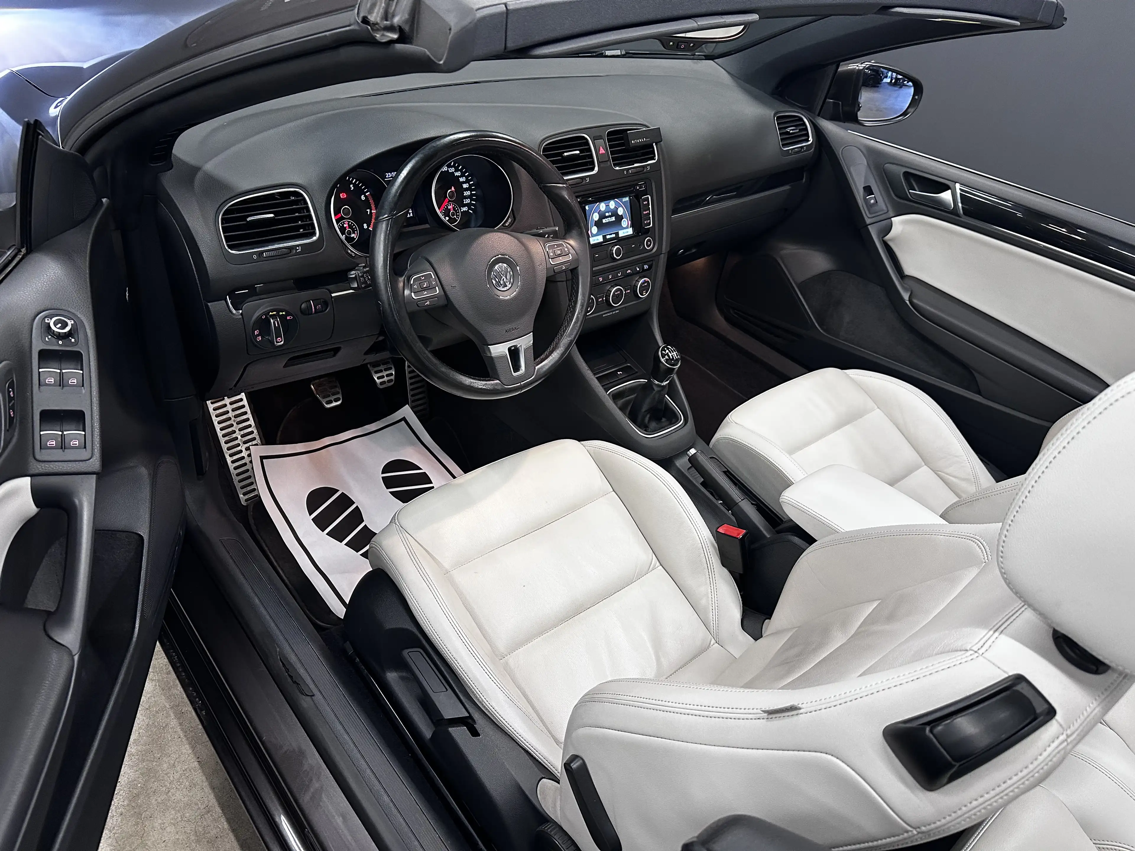 Volkswagen Golf Cabriolet Golf Cabriolet 1.2 TSI Xenon - Cuir - — photo 8
