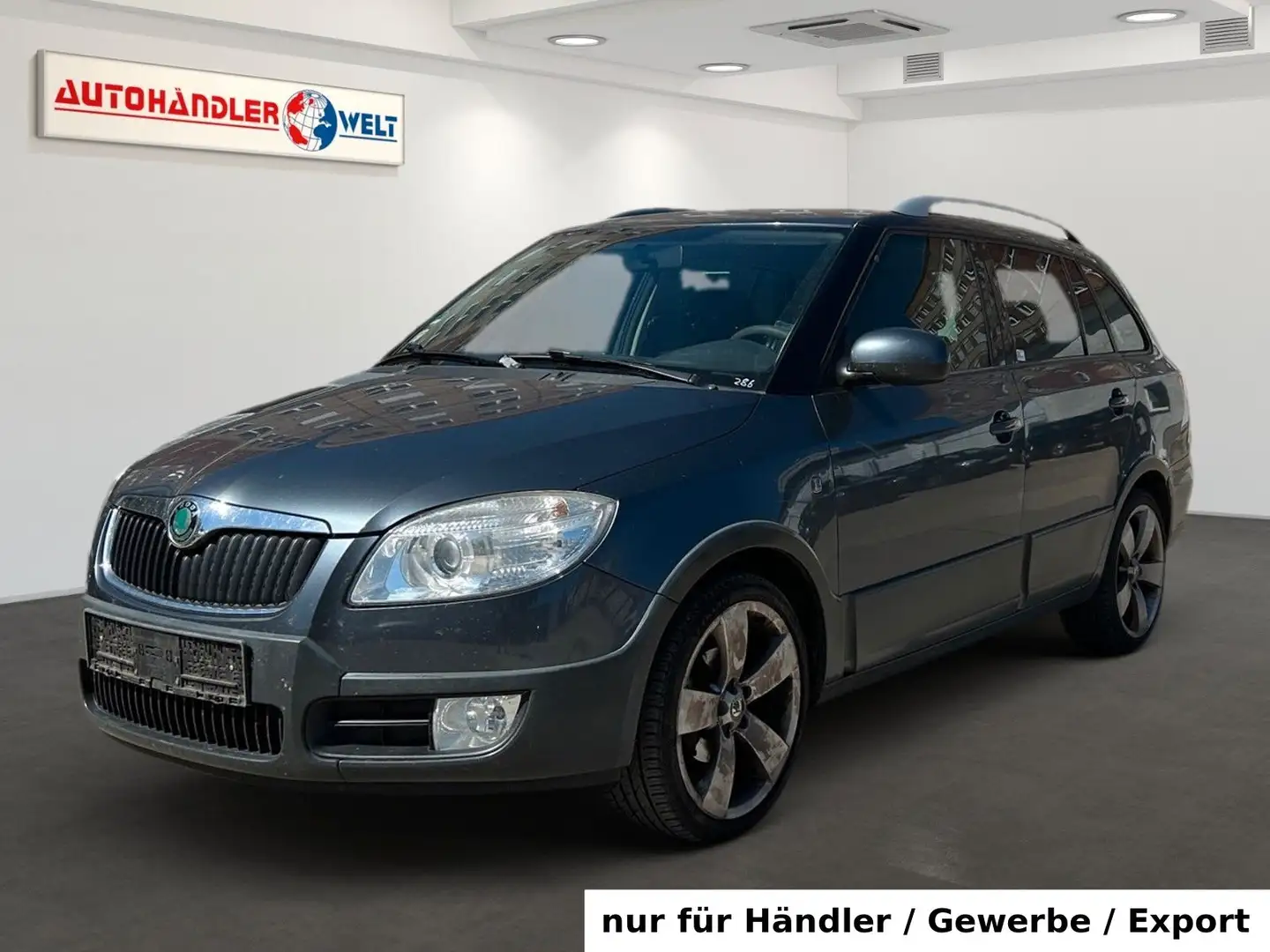Skoda Fabia Kombi 1.4 Scout Klimaanlage SHZ Grau - 1