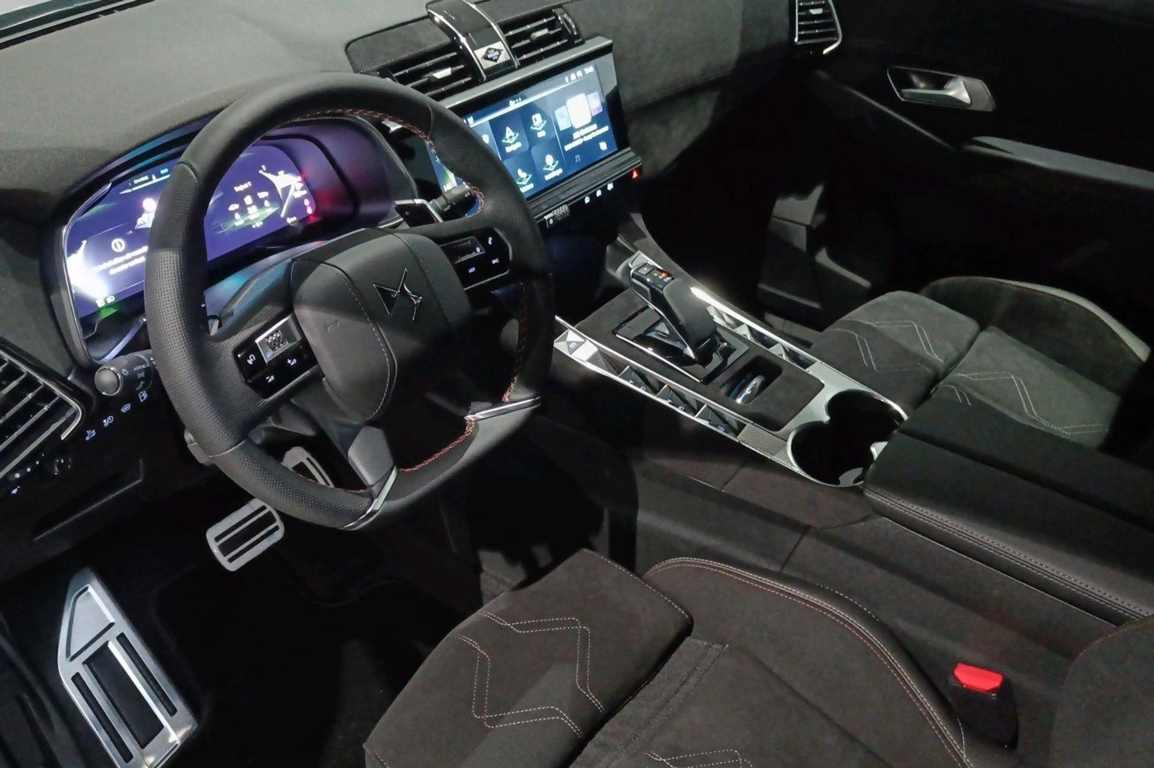 DS Automobiles DS 7 PLUG-IN HYB 225 EDITION FRANCE — photo 9