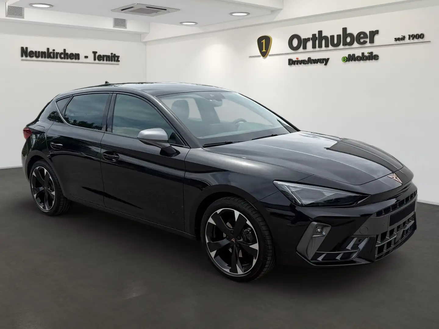 CUPRA Leon 1.5 TSI 150 PS ACT Schwarz - 2