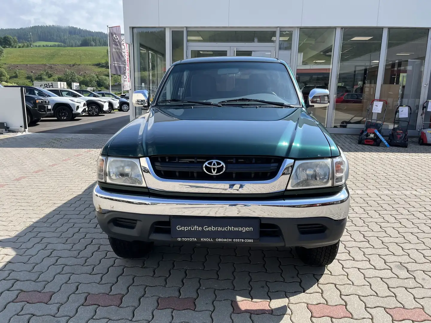 Toyota Hilux D-Cab Spezial 4x4 (KDN 165) Grün - 2
