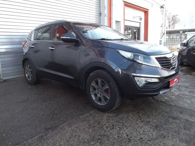 Kia Sportage 2,0 CRDi Spirit 4WD AHK, Navi, Leder