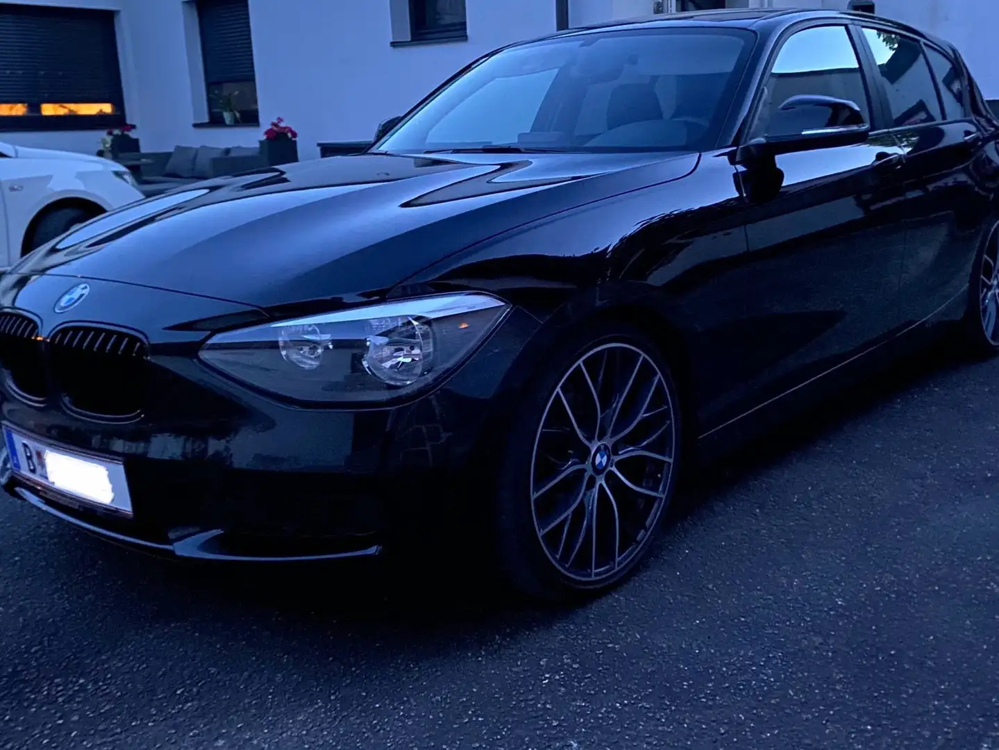 BMW 116 116i Schwarz - 1