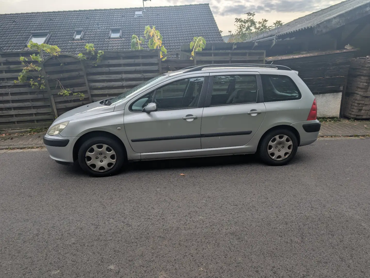 Peugeot 307 SW mit Tüv Grau - 2