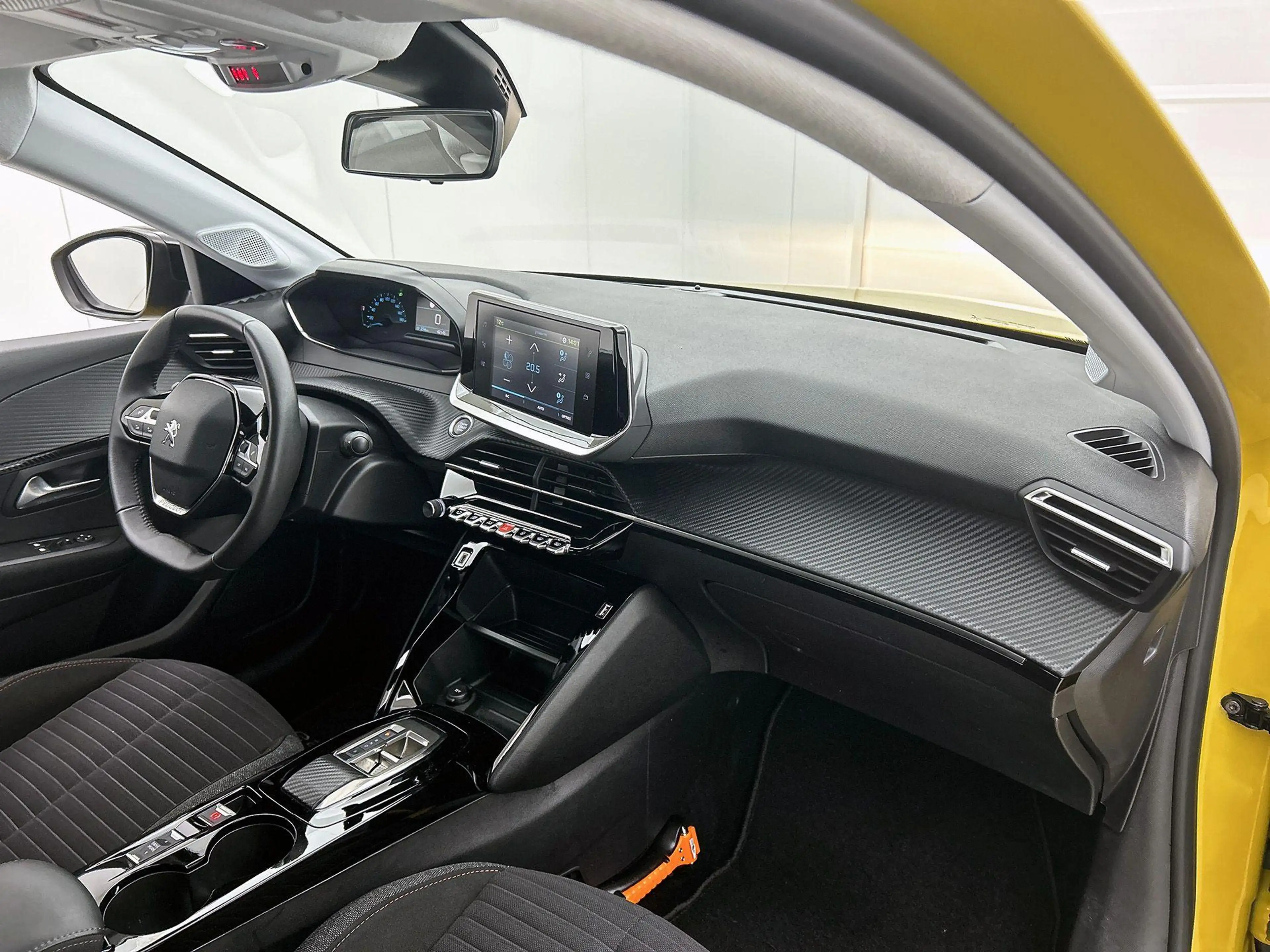 Peugeot e-208 EV Active 50 kWh 136pk | Accu 98% | Navigatie via — photo 15