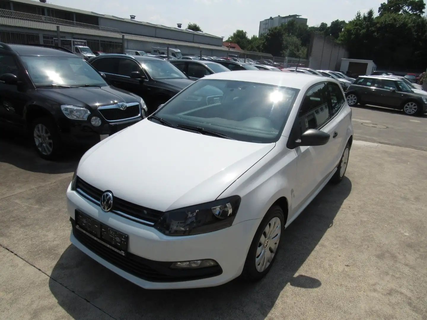 Volkswagen Polo V,KLIMA,E-FENSTER,68000 KM. Weiß - 1