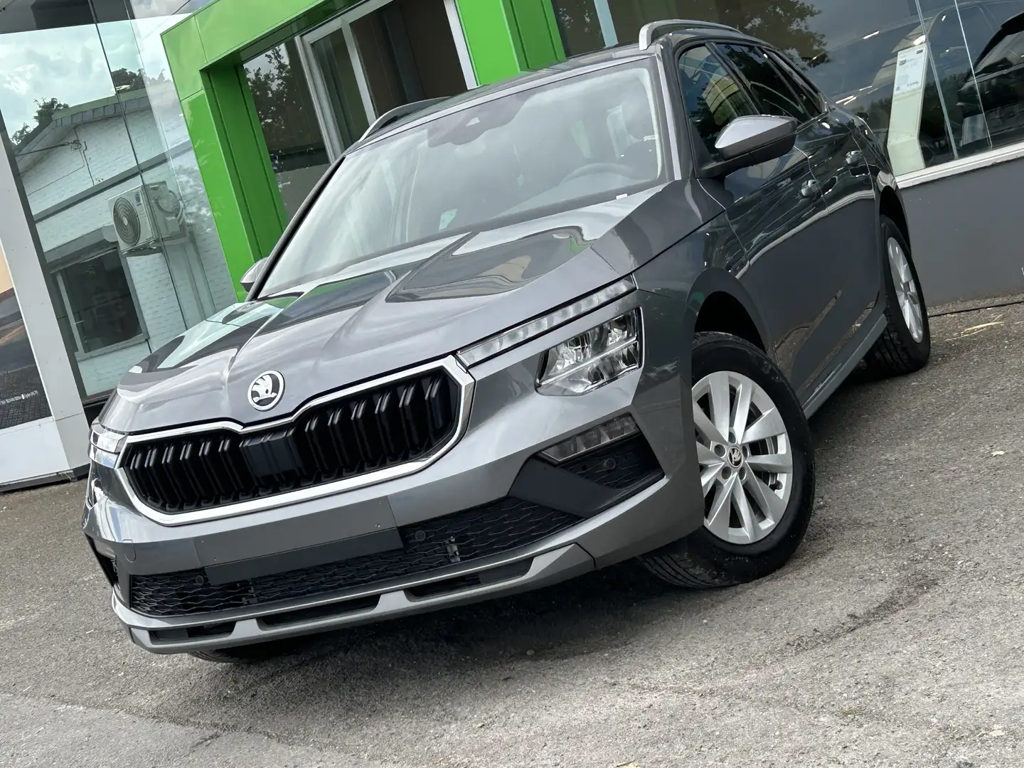 Skoda Kamiq 1.0TSI • CarPlay • Cruise • Véhicule Neuf Gris - 1