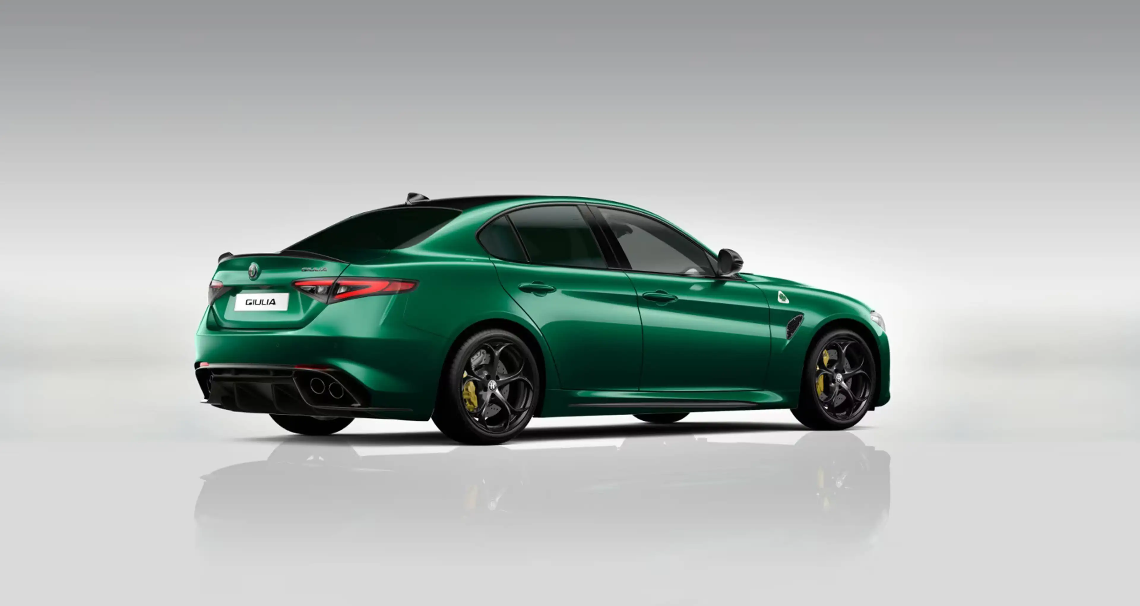 Alfa Romeo Giulia Quadrifoglio ORO I AKRA I CarPlay — photo 3