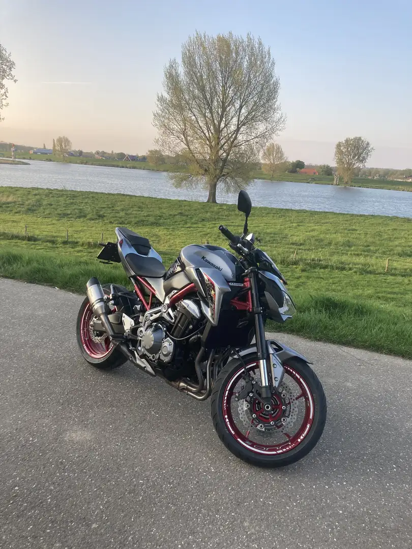 Kawasaki Z 900 70 kw prachtige kleurenstelling Argintiu - 1