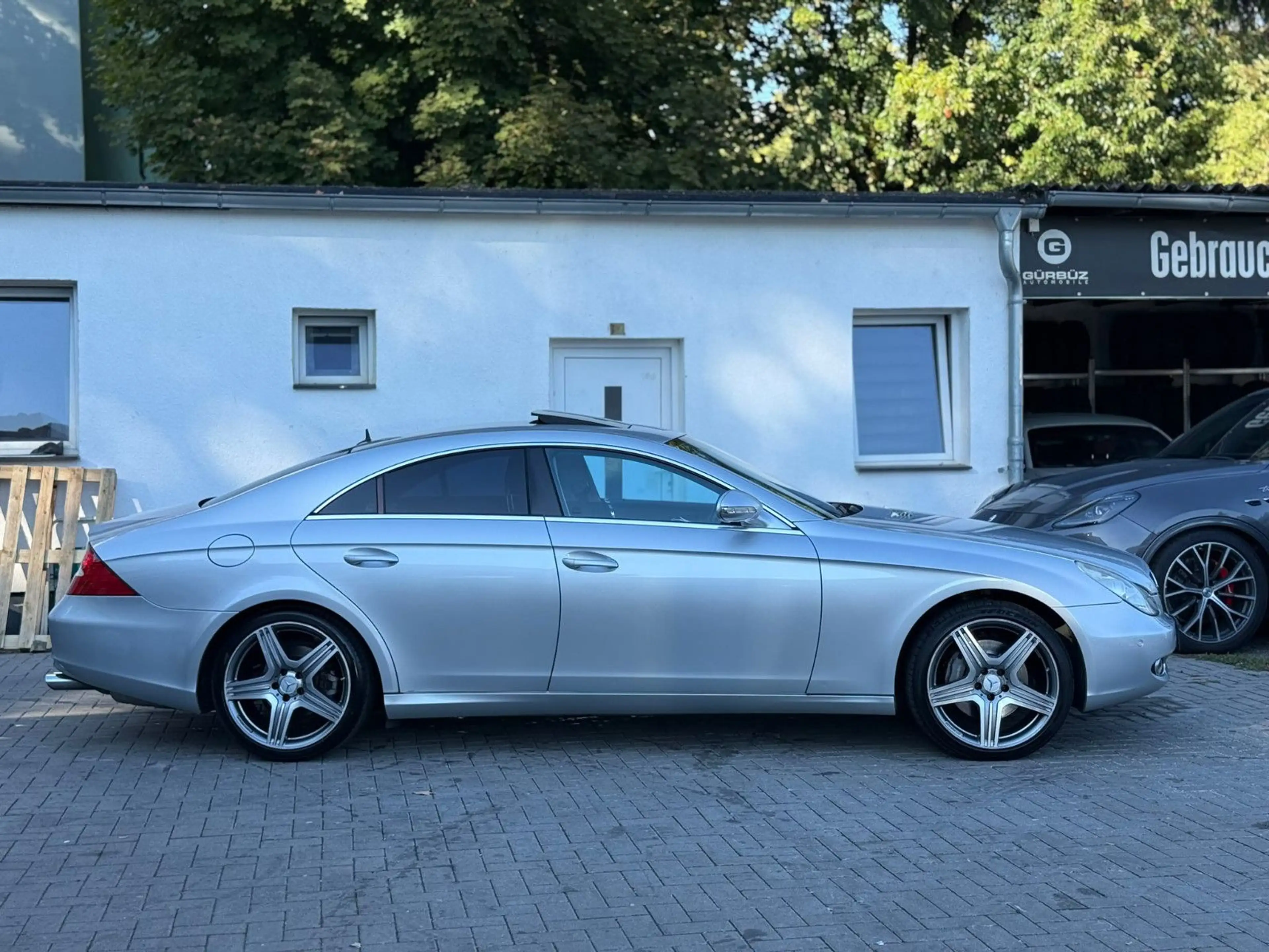 Mercedes-Benz CLS 350 *SbDach*Leder*Xenon — photo 11