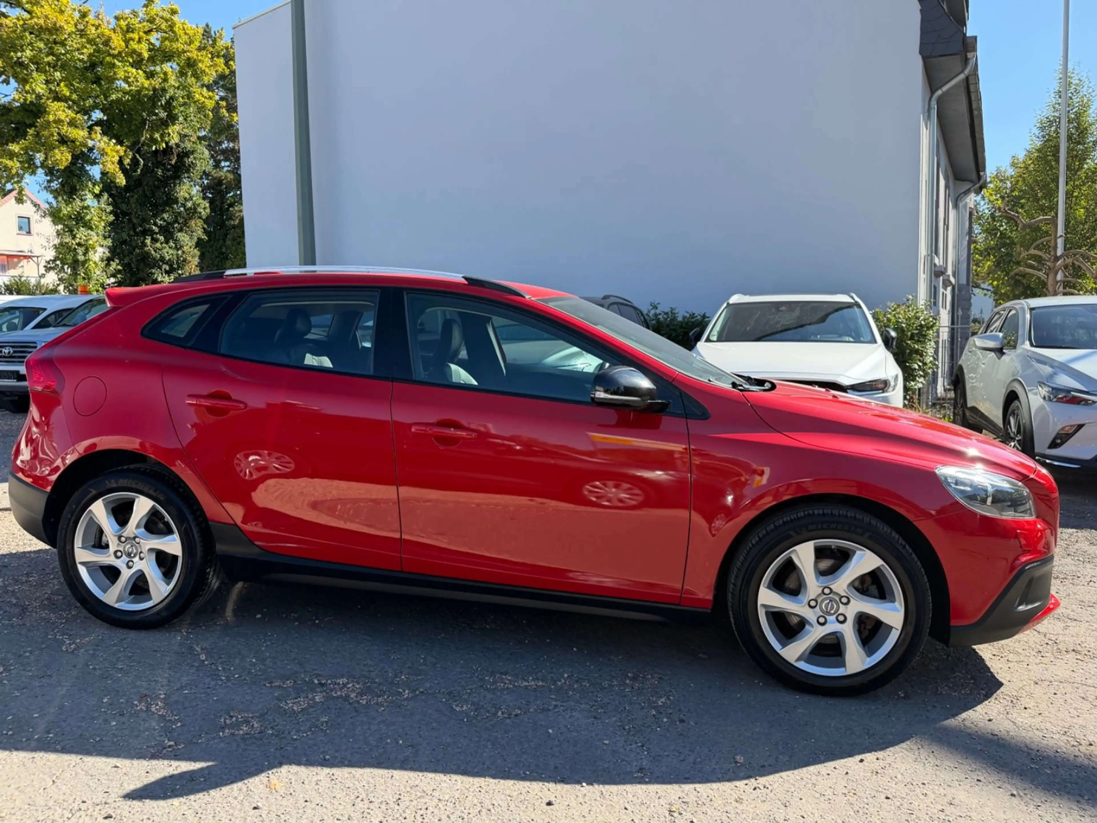 Volvo V40 Cross Country Summum — photo 7