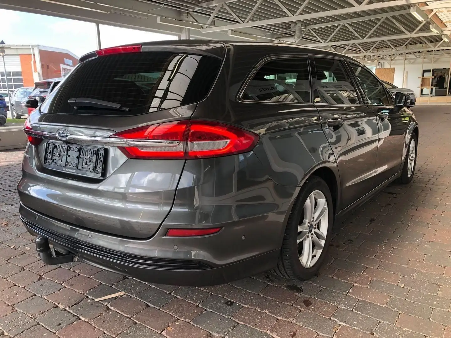 Ford Mondeo 1.5 Titanium AHK+Navi+ACC+Kamera Grau - 2