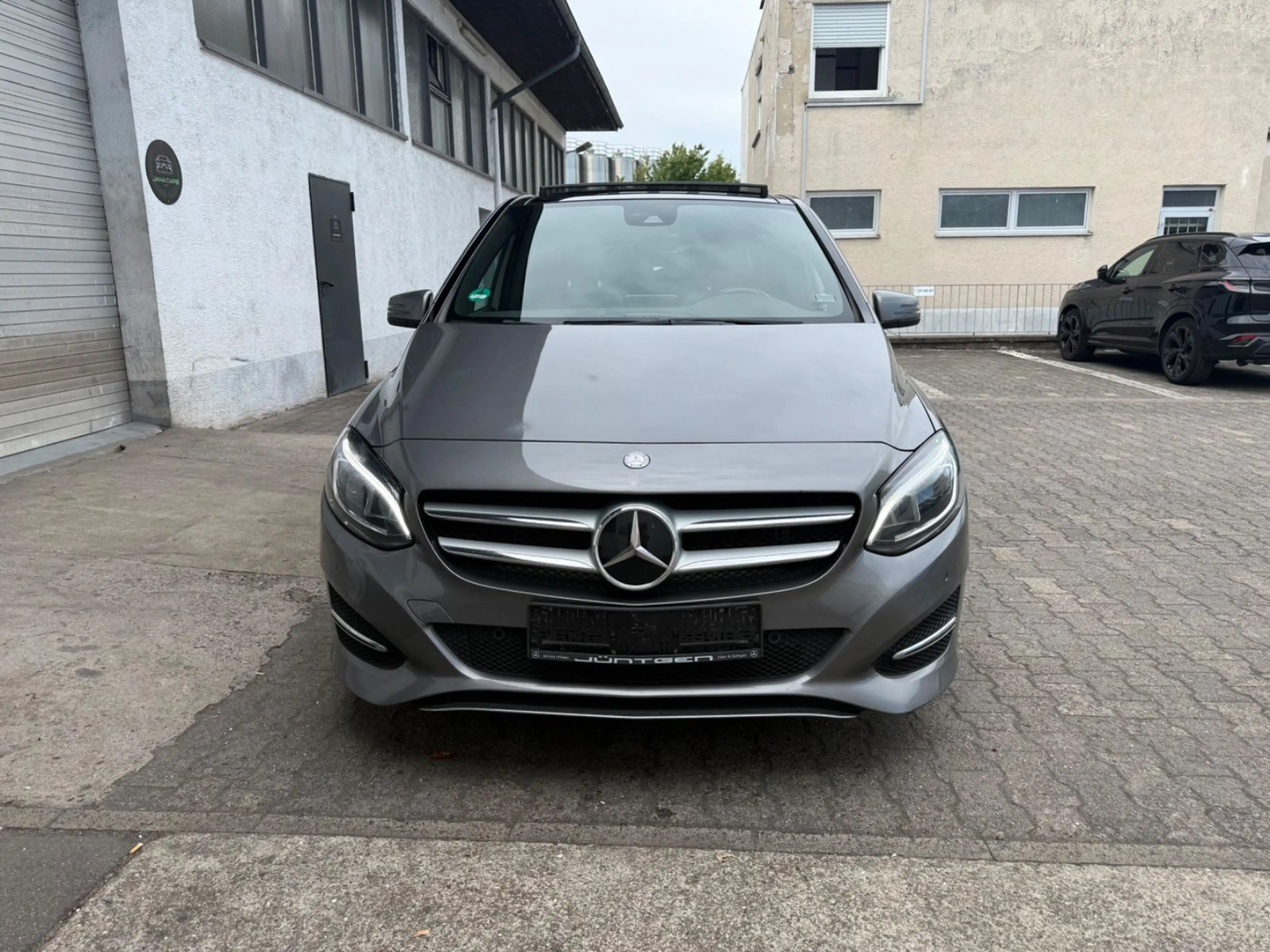 Mercedes-Benz B 220 d *Abstand*Spurhalte*Leder*Pano* — photo 2