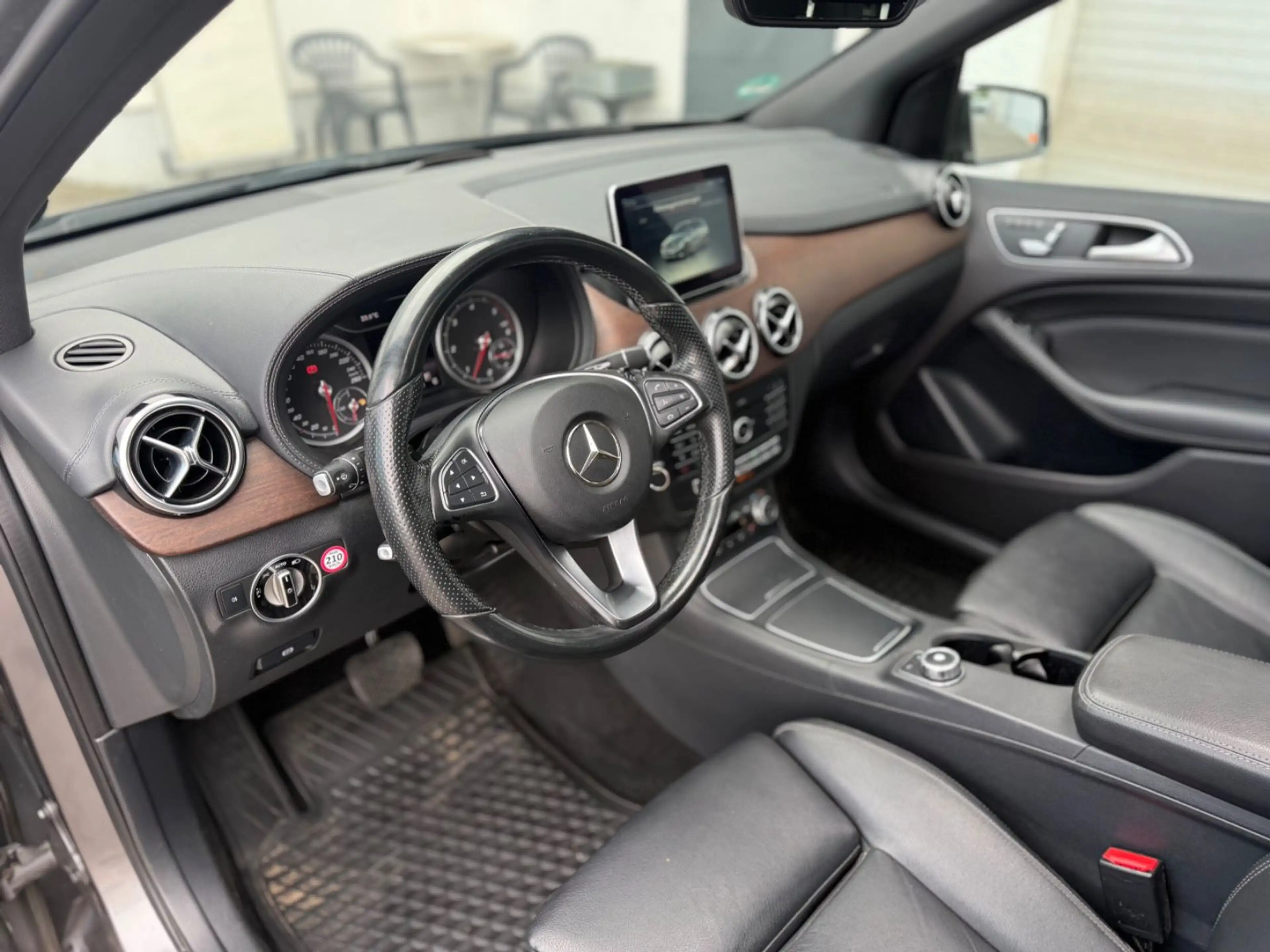 Mercedes-Benz B 220 d *Abstand*Spurhalte*Leder*Pano* — photo 14
