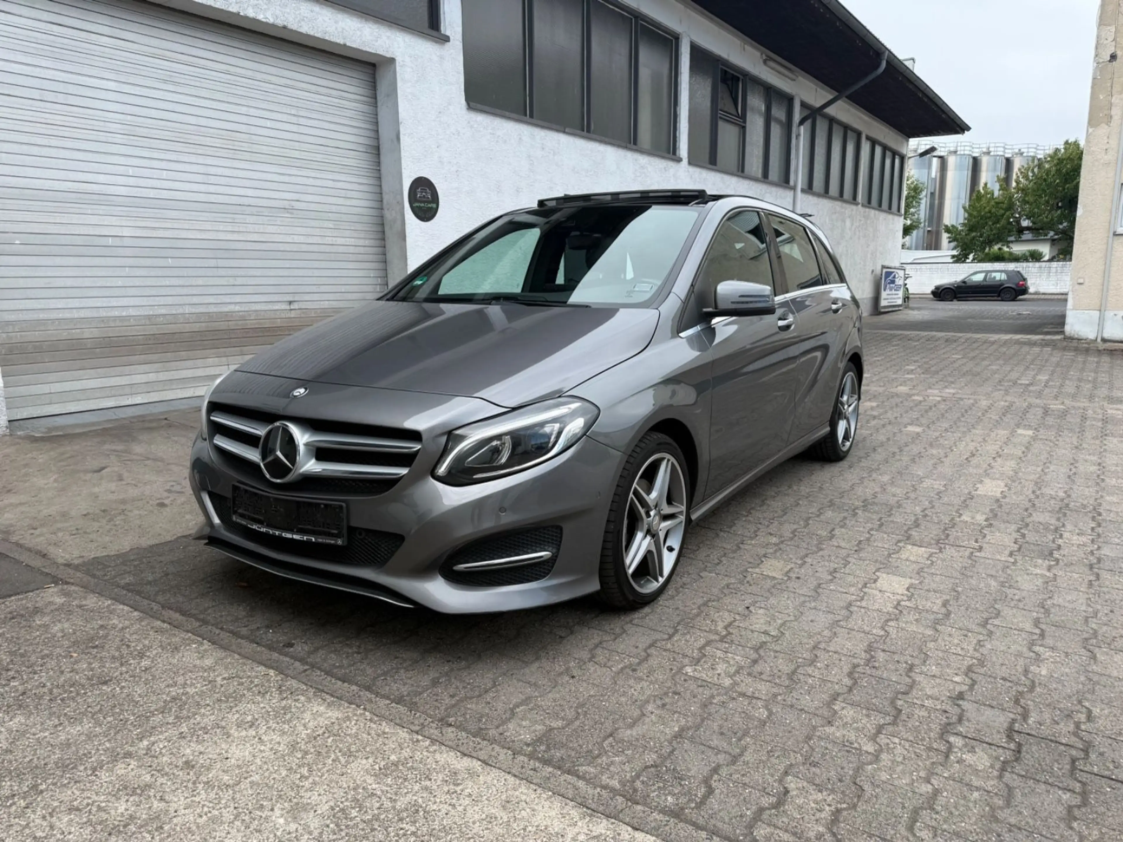 Mercedes-Benz B 220 d *Abstand*Spurhalte*Leder*Pano*