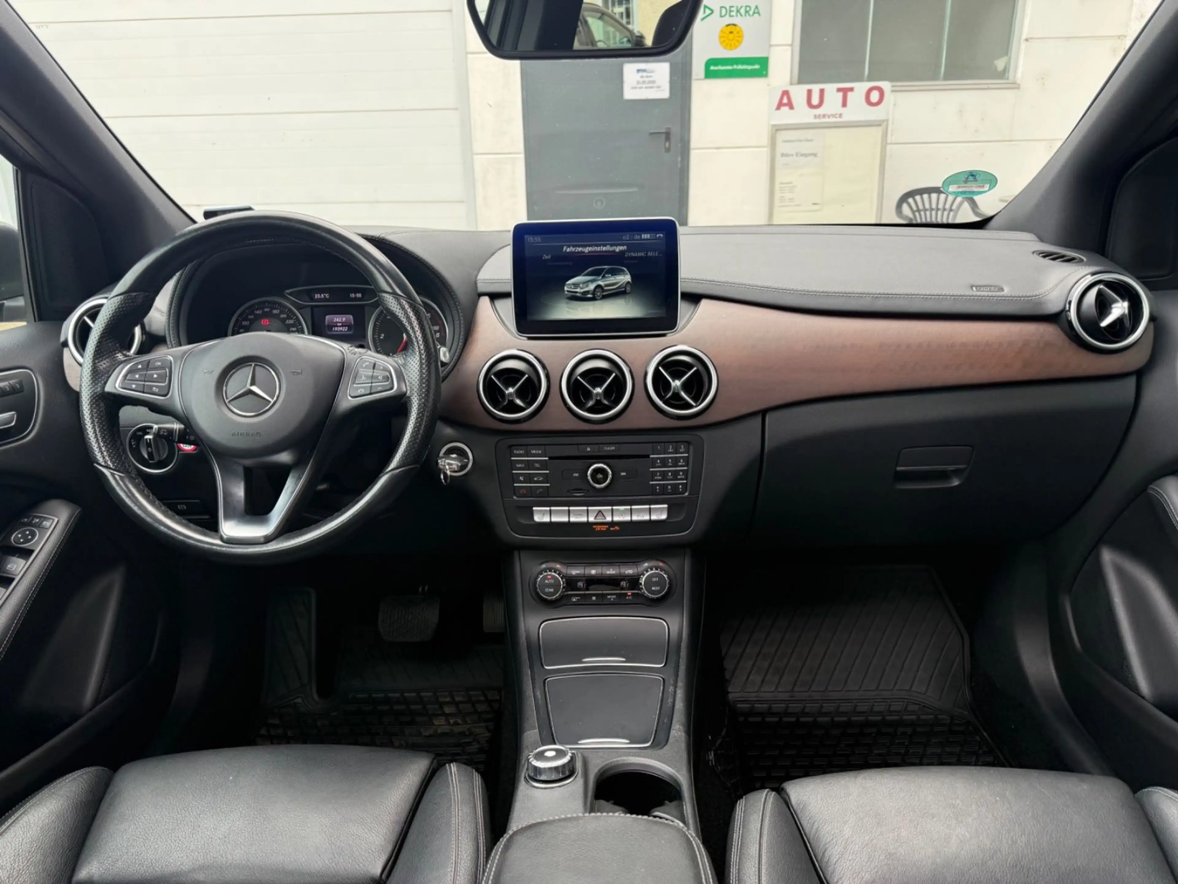 Mercedes-Benz B 220 d *Abstand*Spurhalte*Leder*Pano* — photo 8