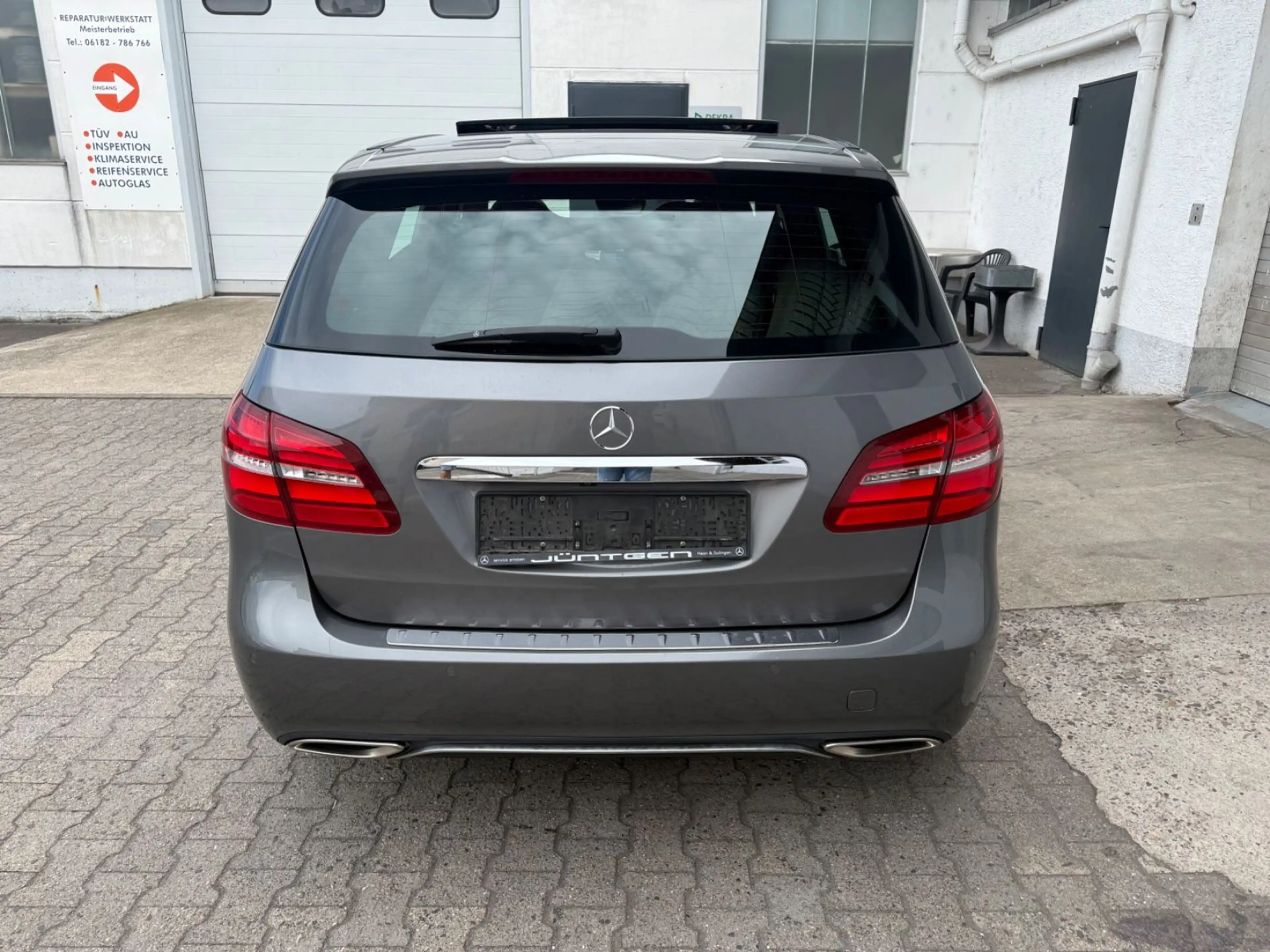 Mercedes-Benz B 220 d *Abstand*Spurhalte*Leder*Pano* — photo 6