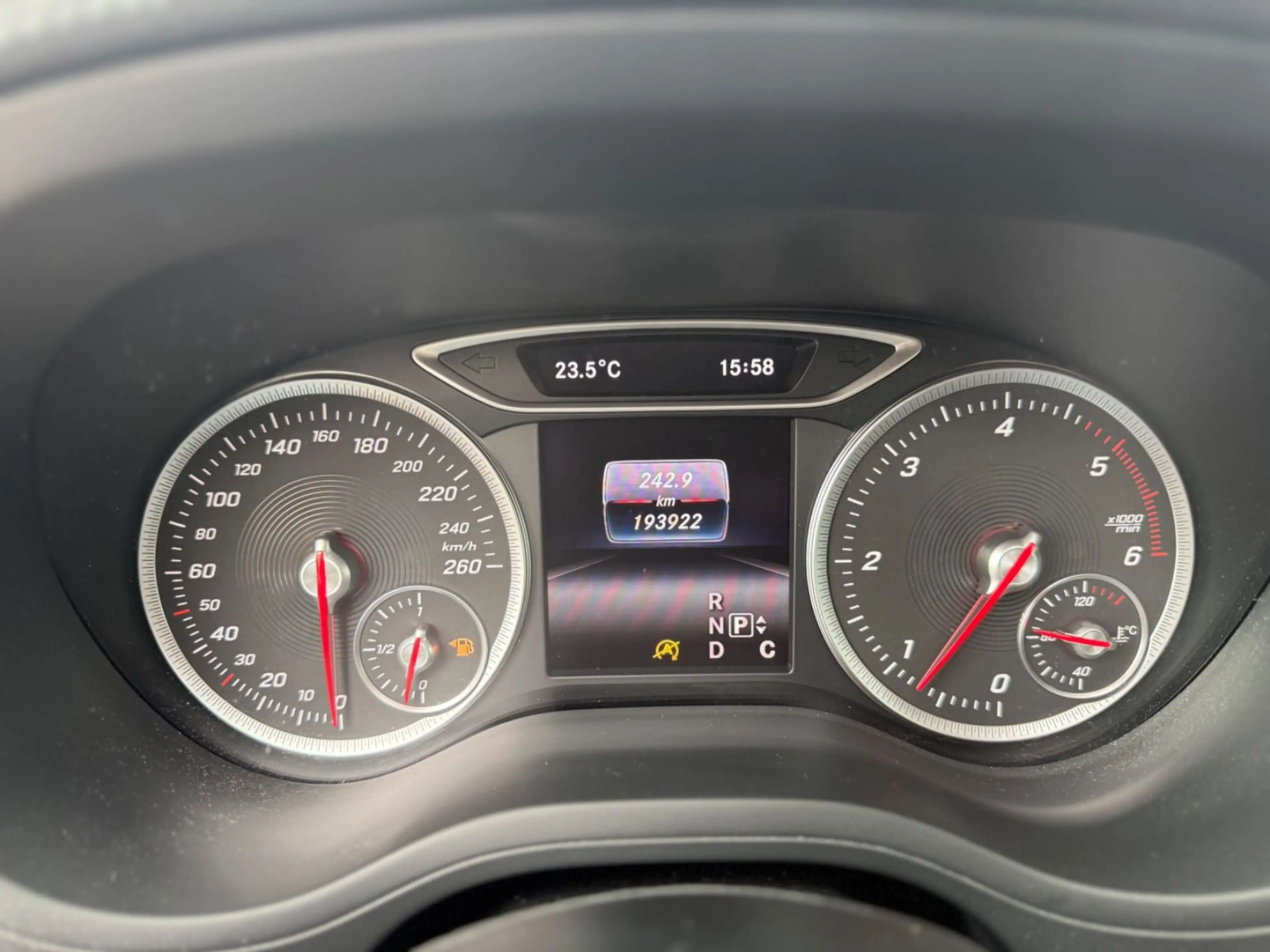 Mercedes-Benz B 220 d *Abstand*Spurhalte*Leder*Pano* — photo 11