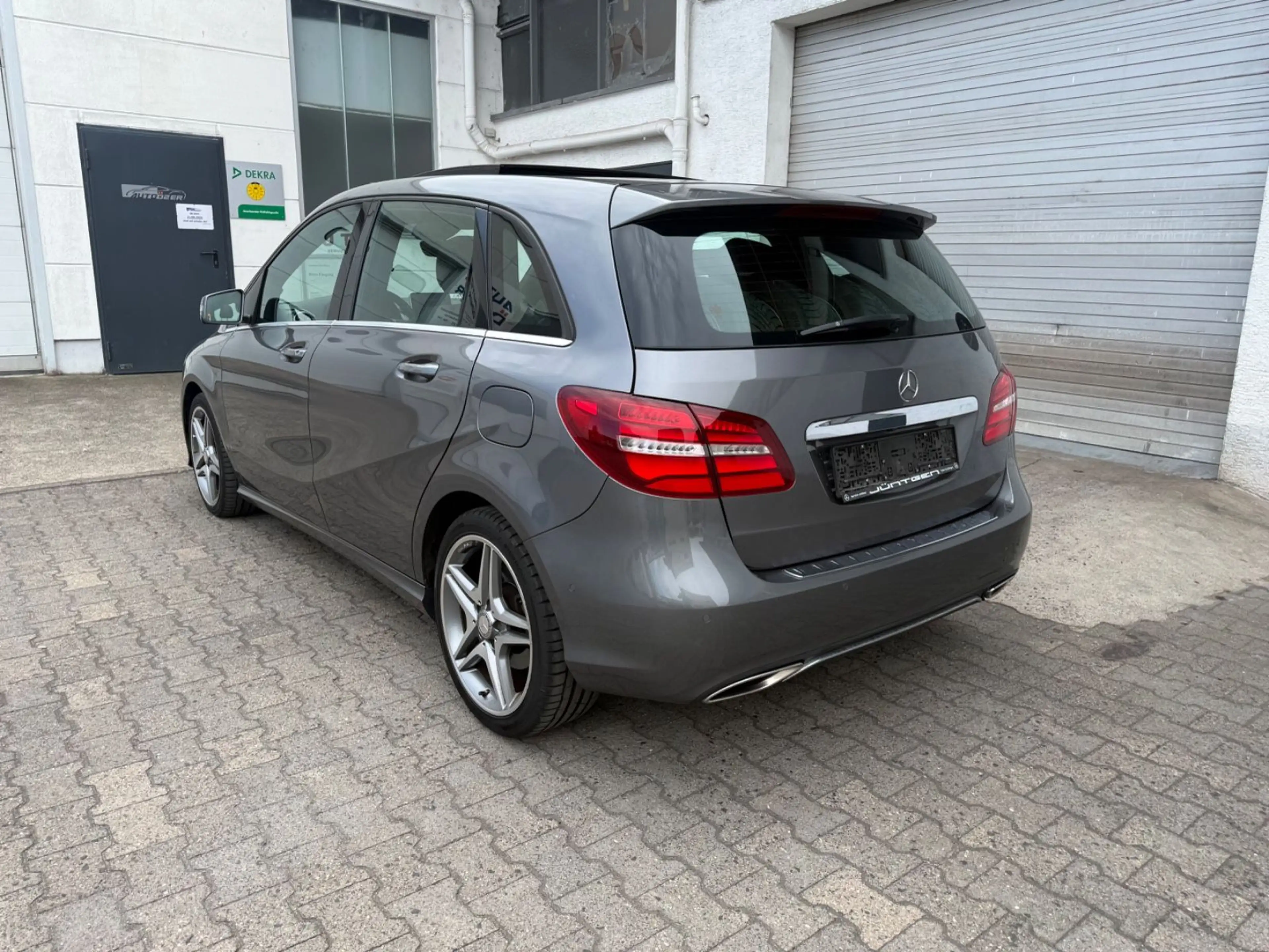Mercedes-Benz B 220 d *Abstand*Spurhalte*Leder*Pano* — photo 5