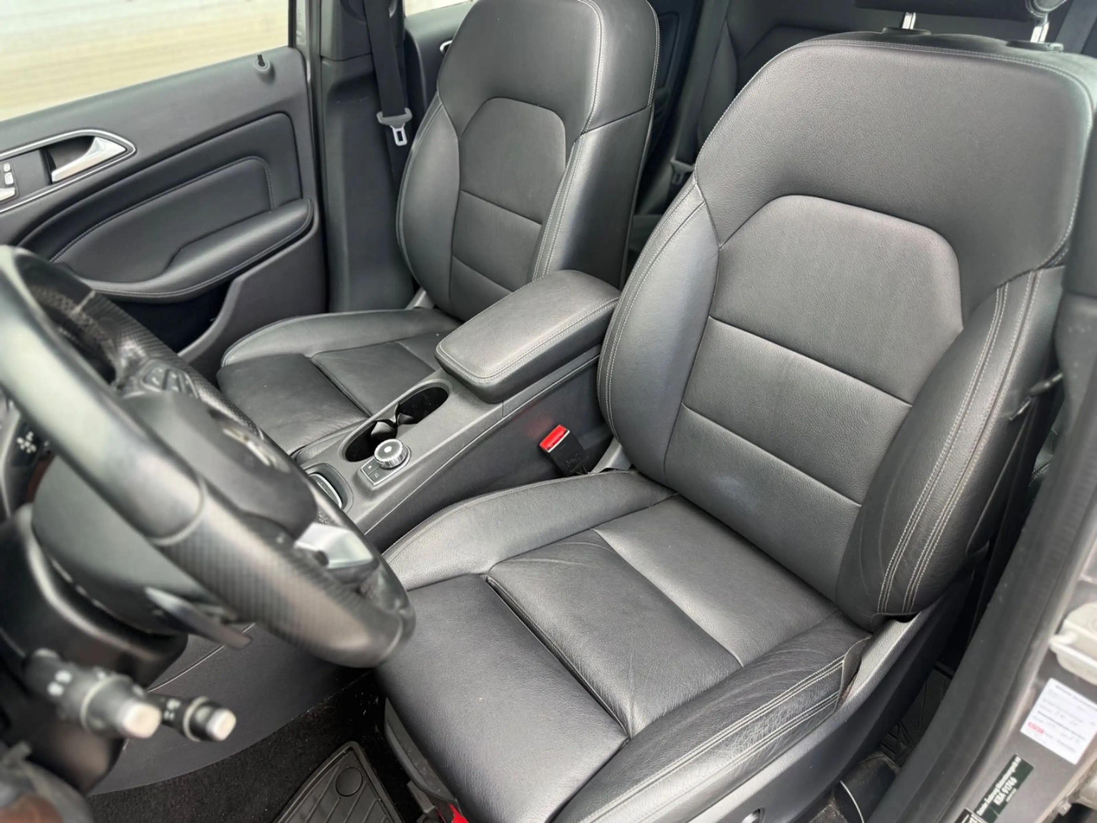Mercedes-Benz B 220 d *Abstand*Spurhalte*Leder*Pano* — photo 13