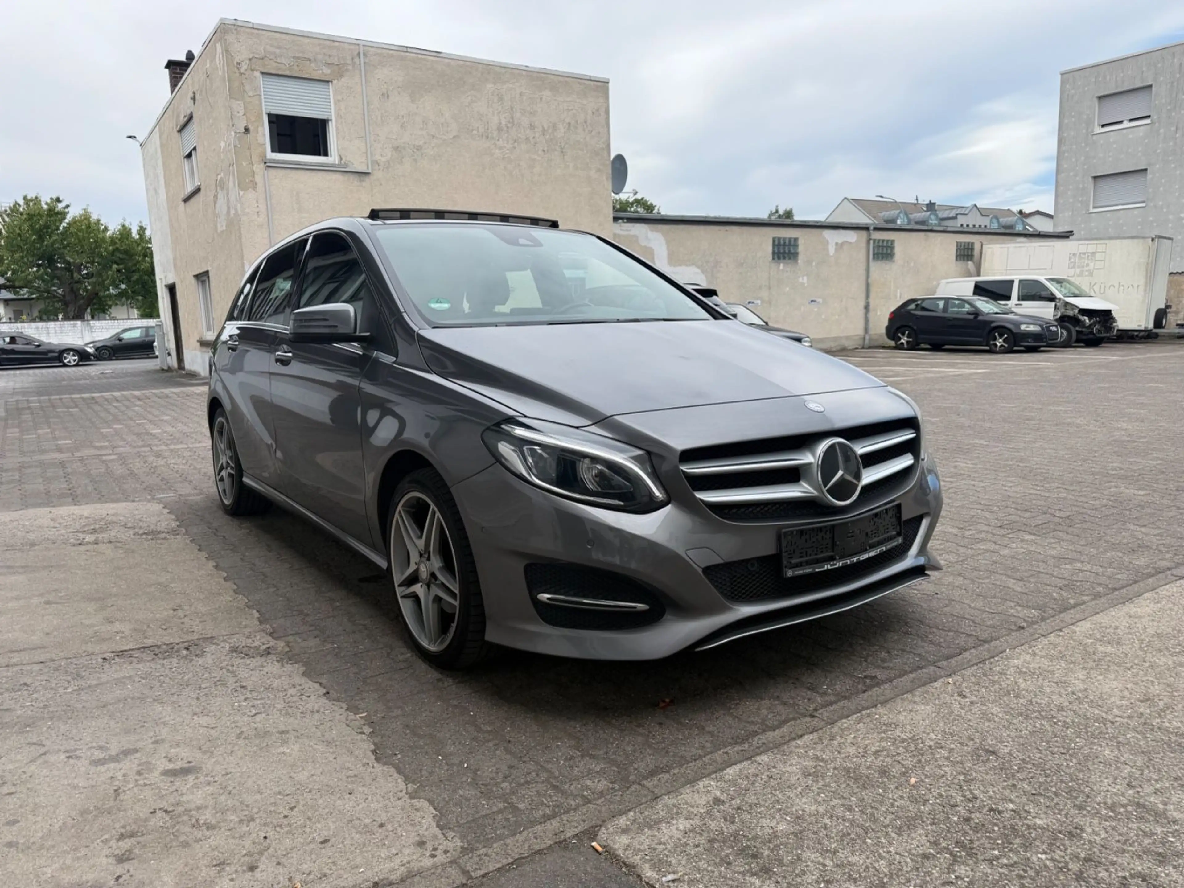 Mercedes-Benz B 220 d *Abstand*Spurhalte*Leder*Pano* — photo 3
