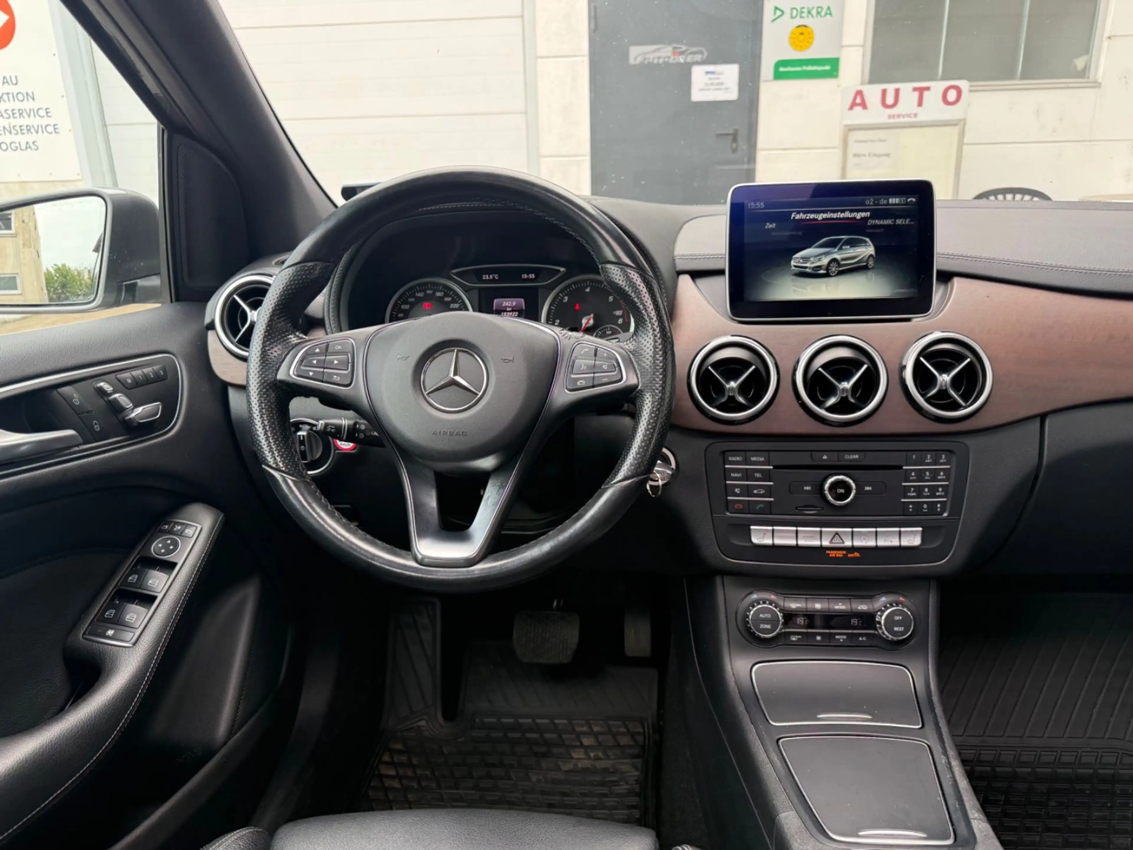Mercedes-Benz B 220 d *Abstand*Spurhalte*Leder*Pano* — photo 9