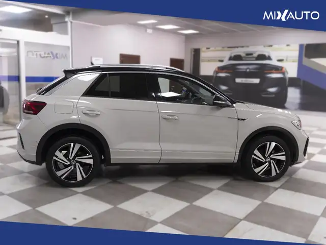 Volkswagen T-Roc view 6