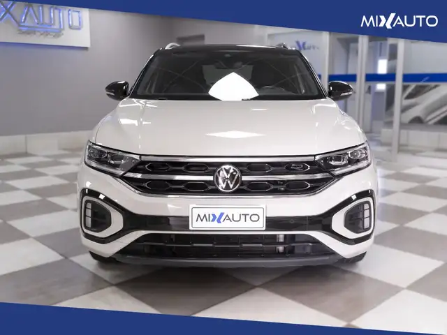 Volkswagen T-Roc view 2