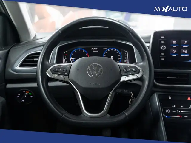 Volkswagen T-Roc view 12