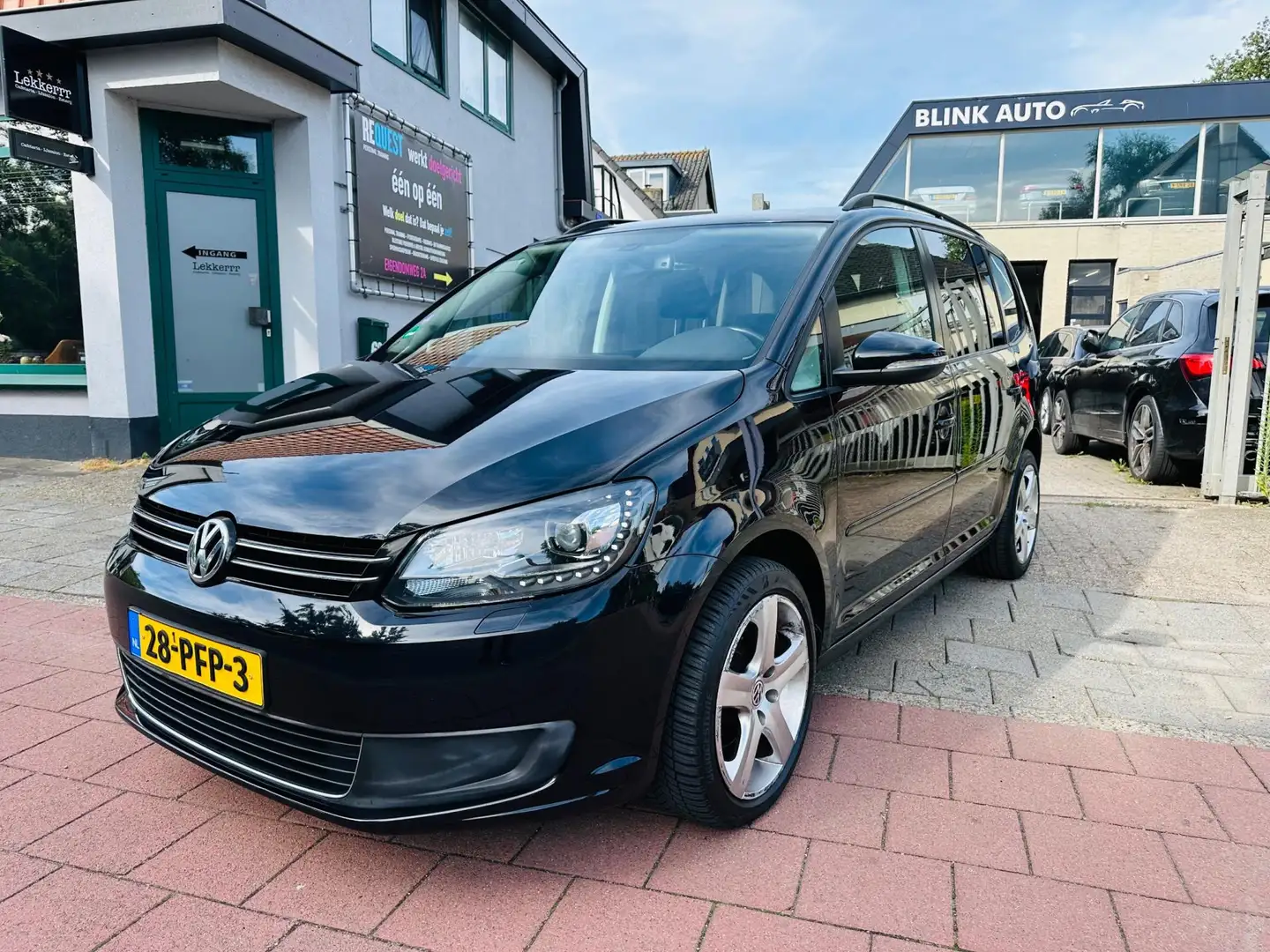 Volkswagen Touran 1.4 TSI Comfortline Panorama Garantie Apk Negro - 1