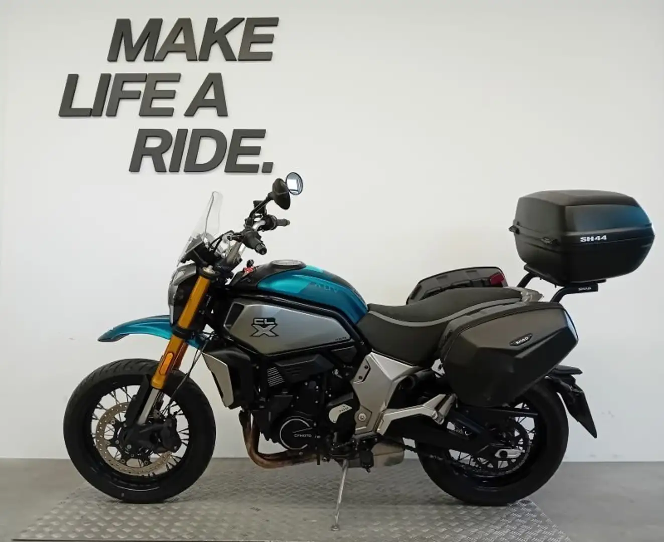 CFMOTO 700 CL-X ADVENTURE Szürke - 2