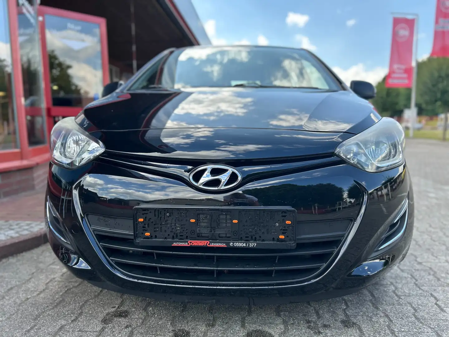 Hyundai i20 Classic, lückenlos Checkheft, Tüv/AU neu Negro - 1