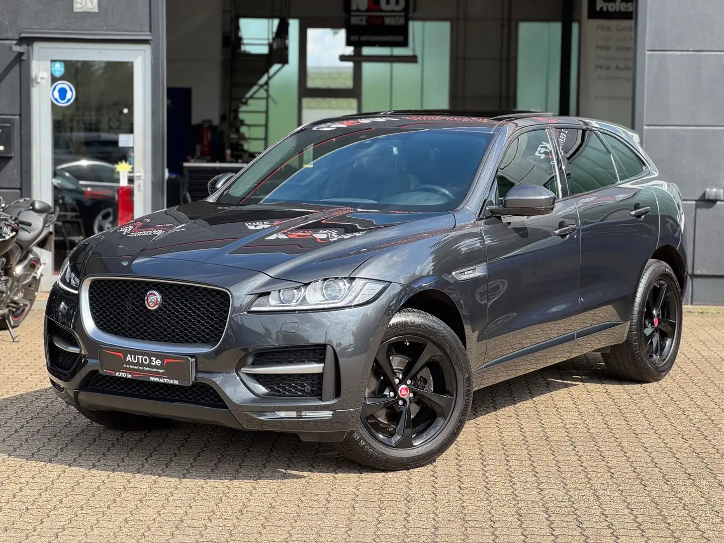 Jaguar F-Pace R-Sport AWD Panorama Leder Navi Xenon... Schwarz - 2