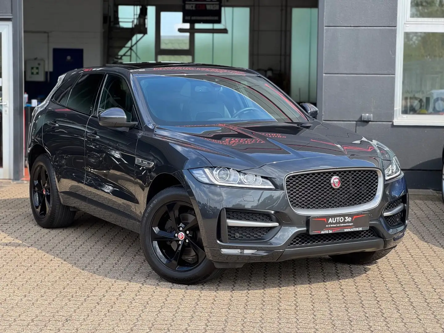 Jaguar F-Pace R-Sport AWD Panorama Leder Navi Xenon... Schwarz - 1