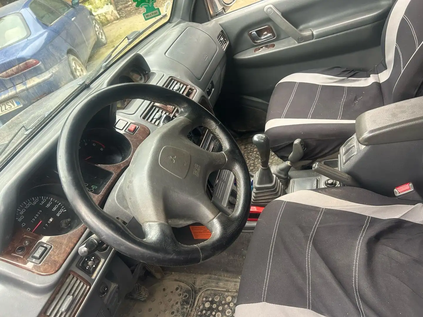 Mitsubishi Pajero Metal Top 2.4 td - 2