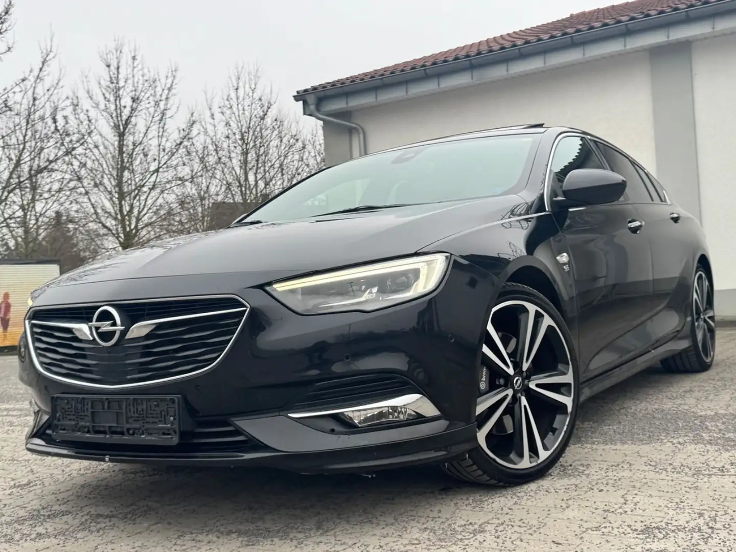 Opel Insignia B Grand Sport Innovation 4x4 OPC LINE Schwarz - 2