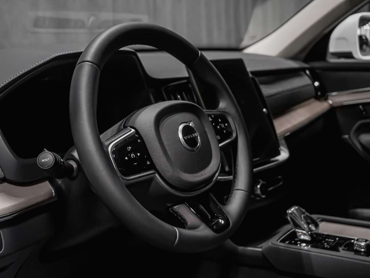 2026 Volvo XC90 Core 7-Seater (Bright Theme) thumb 9