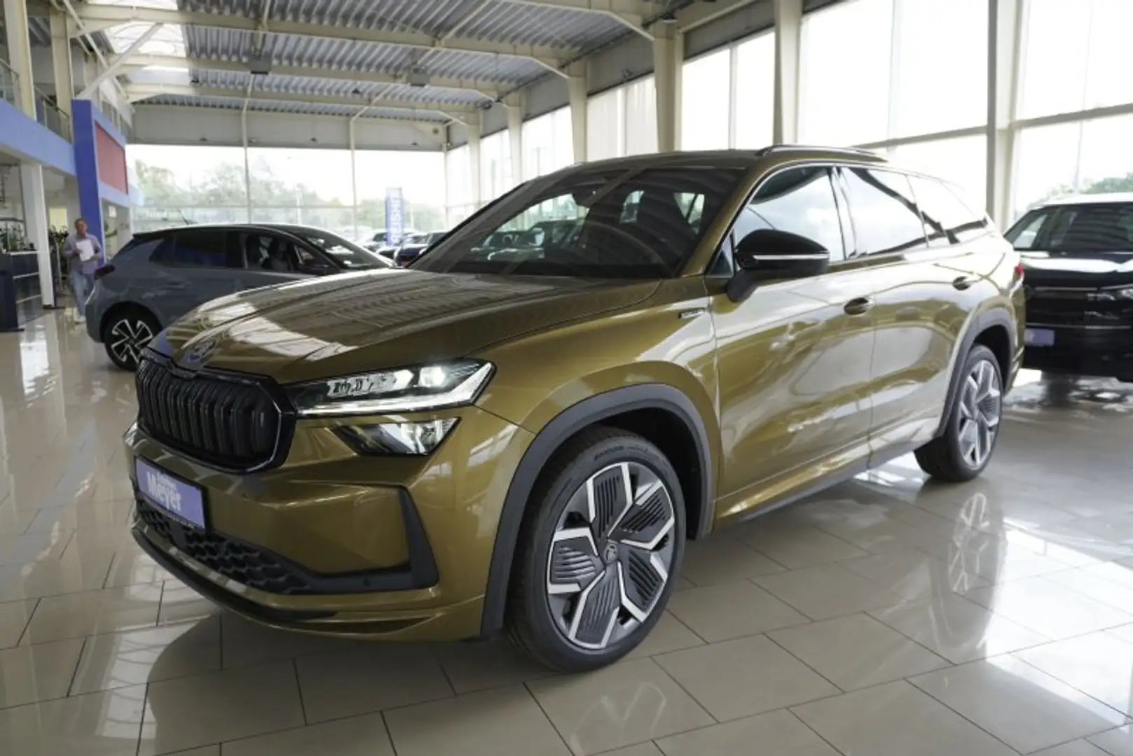 Skoda Kodiaq Sportline 2,0TDI DSG 4x4 aAHK/Matrix/Navi/ACC/el.K Braun - 1