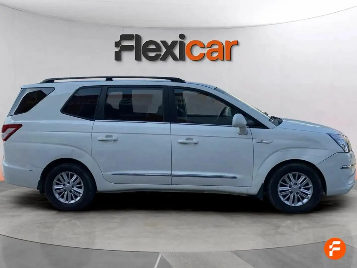 SsangYong Rodius D22T 178cv Premium Blanc - 2